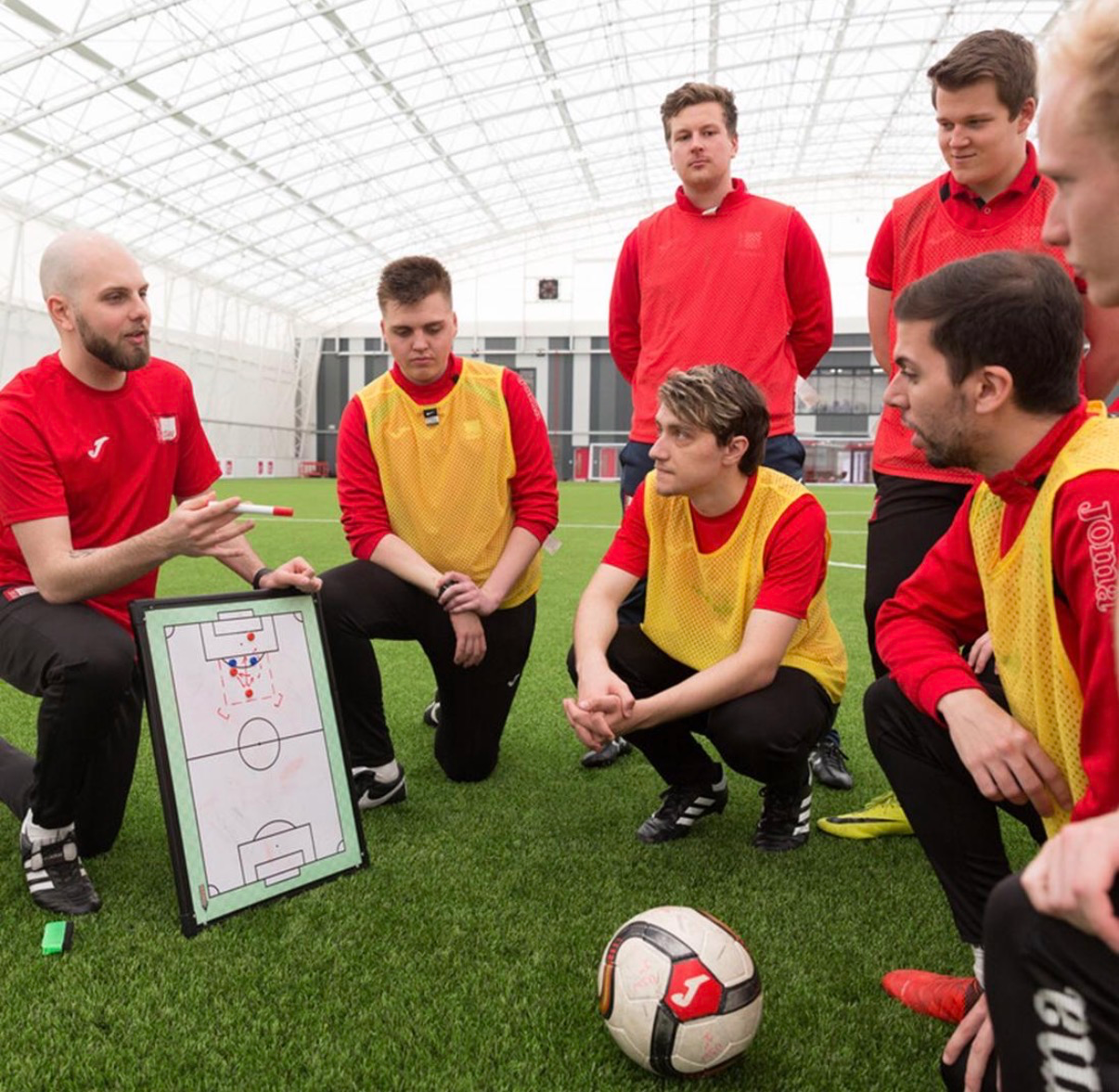 Teaching to Coach Football: Pre–Post Changes in Declarative Tactical Knowledge Following a 14-Week University Programme